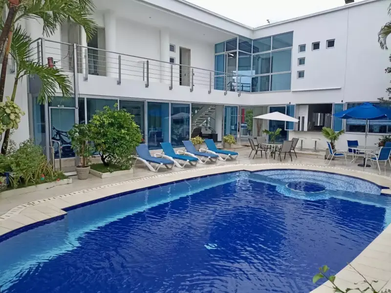 LINDA Y AMPLIA CASA. 6 HAB. CONDOMINIO C. EL PEÑON